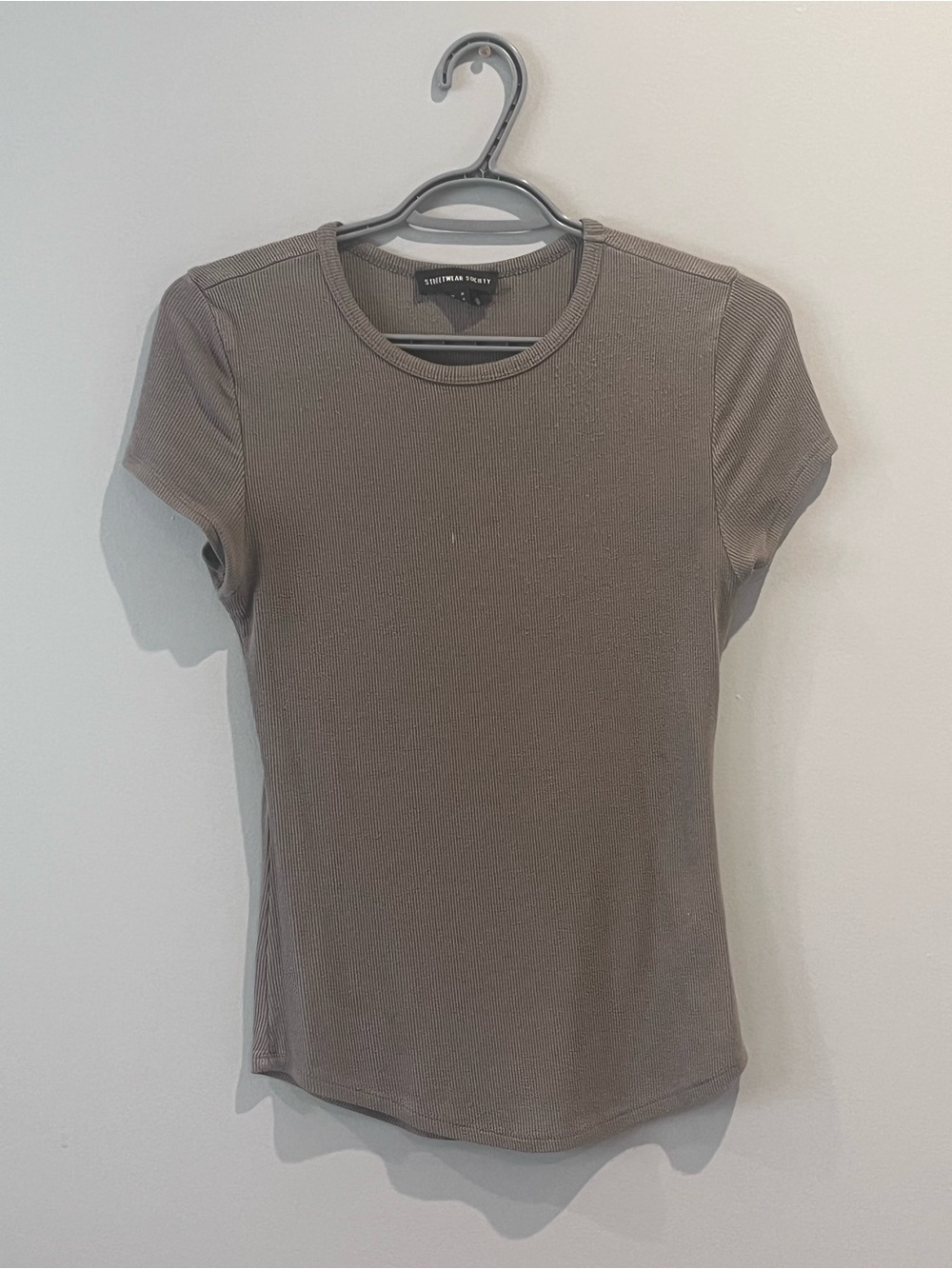 clean girl aesthetic fitted grey short sleeve